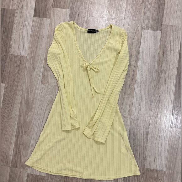 Pretty little thing beach dress - Picture 1 of 3